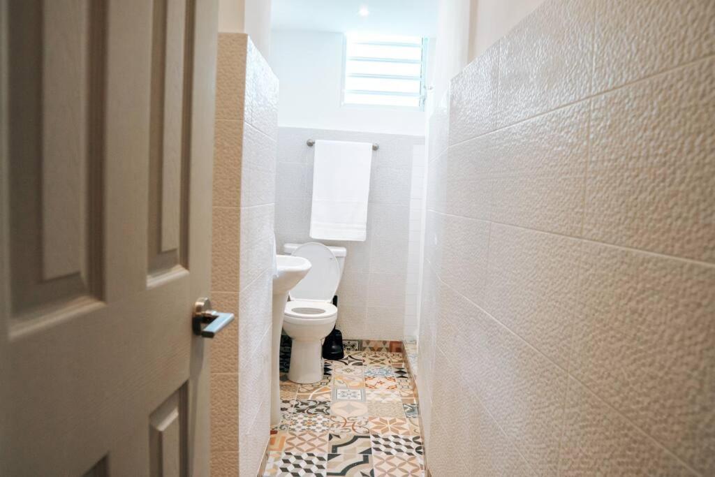Comfy & Bright Apt @ Calle Loiza - Walk To Beach / Calle Loiza Abajo -N Lägenhet San Juan Exteriör bild