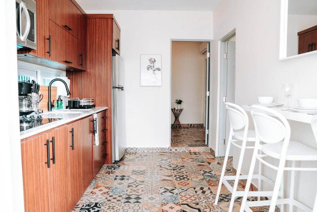 Comfy & Bright Apt @ Calle Loiza - Walk To Beach / Calle Loiza Abajo -N Lägenhet San Juan Exteriör bild